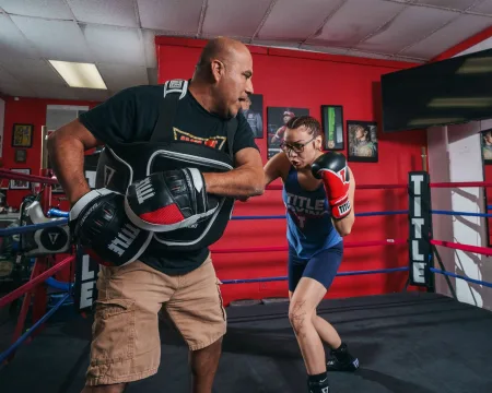 Лапи боксерські TITLE Boxing Aerovent Excel Incredi-Mitts 2,0 Black/Red/White