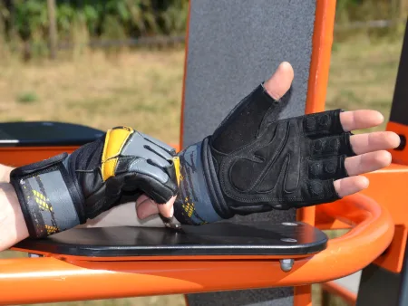 Перчатки для фитнеса MadMax MFG-880 Signature Black/Grey/Yellow M