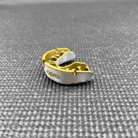 Капа Opro Gold дитяча вік до 10 р. Білий/Gold art.102505005