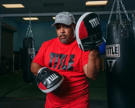 Лапи боксерські TITLE Boxing Aerovent Excel Incredi-Mitts 2,0 Black/Red/White