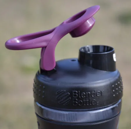 Шейкер спортивний пляшка BlenderBottle SportMixer Flip 590 мл чорний/Plum