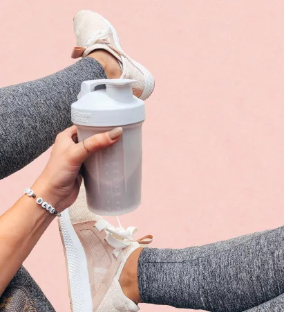 Шейкер спортивний BlenderBottle Classic Loop 590 мл білий