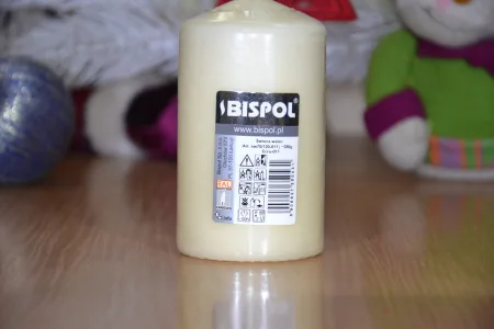 Свічка столова циліндр Bispol sw70/120 011 молочний