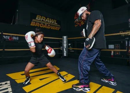 Лапи боксерські TITLE Boxing Gel Tech Punch Mitts 2,0 Black