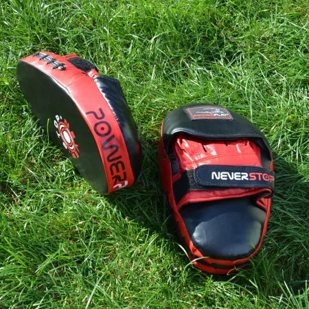 Лапи боксерські PowerPlay 3051 чорно червоні PU [пара]