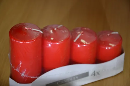 Набір свічок 4 шт. циліндр червоні sw50/4