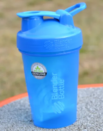Шейкер спортивний BlenderBottle Classic Loop 590 мл блакитний