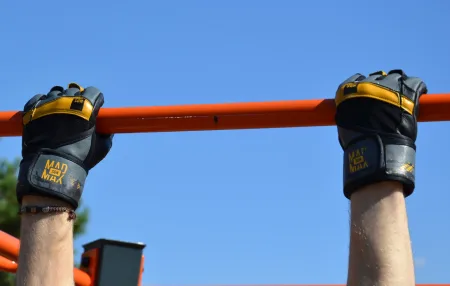 Перчатки для фитнеса MadMax MFG-880 Signature Black/Grey/Yellow M