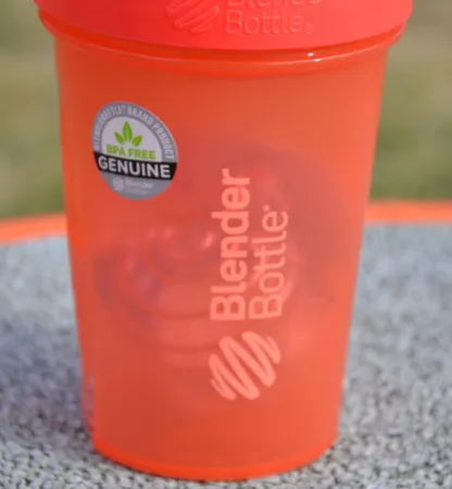 Шейкер спортивний BlenderBottle Classic Loop 590 мл кораловий