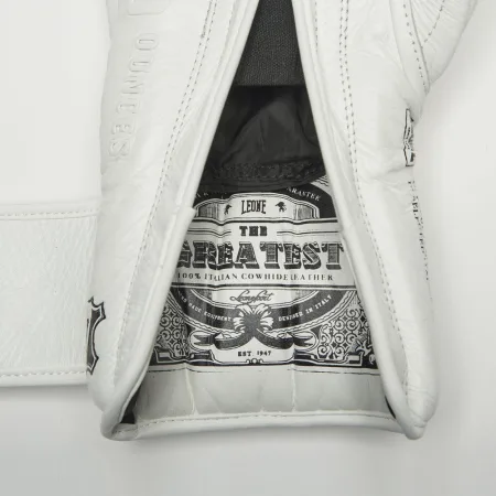 Боксерські рукавиці Leone GN111 THE GREATEST White 12 унцій (бинти 4 м. в комплекті)