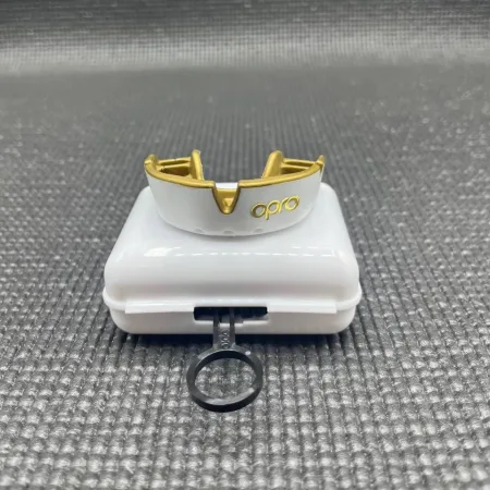 Капа OPRO Gold доросла (вік 11+) White/Gold (art.102504005)