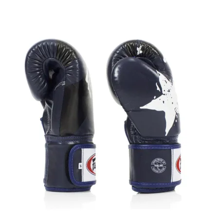 Боксерські рукавиці Fairtex BGV1 Nation Print Blue 12 унцій (бинти в комплекті)
