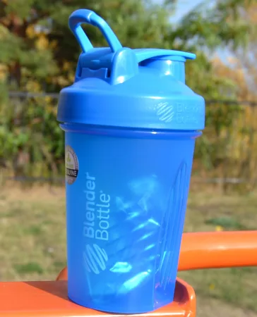 Шейкер спортивний BlenderBottle Classic Loop 590 мл блакитний