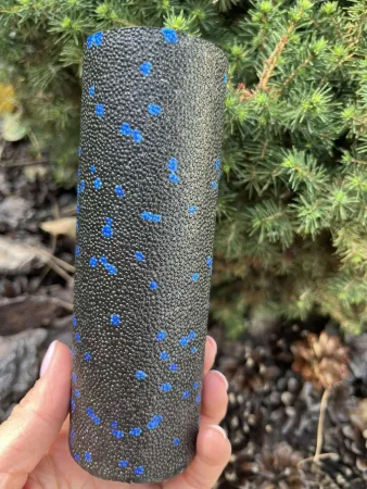 Масажний ролик (роллер) гладкий PowerPlay PP-4346 Mini EPP Foam Roller чорно/синій 15x5,3 см
