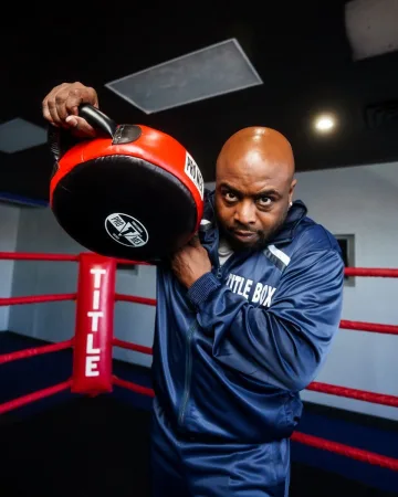 Маківара кругла TITLE Pro Mex Accuracy Pro Punch Shield 2,0 Black/Red