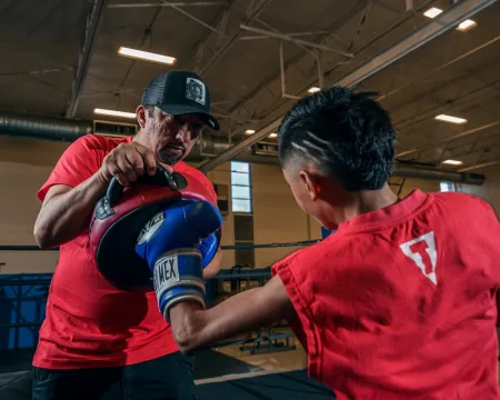 Маківара кругла TITLE Pro Mex Accuracy Pro Punch Shield 2,0 Black/Red