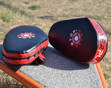 Лапи боксерські PowerPlay 3051 чорно червоні PU [пара]