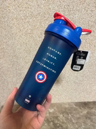 Шейкер спортивний BlenderBottle Classic Loop PRO 820 мл Marvel Capitan Amerika (600557)
