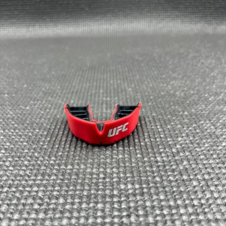 Капа OPRO Silver UFC дитяча (вік до 10) Red/Black (ufc.102515002)