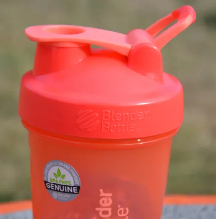 Шейкер спортивний BlenderBottle Classic Loop 590 мл кораловий