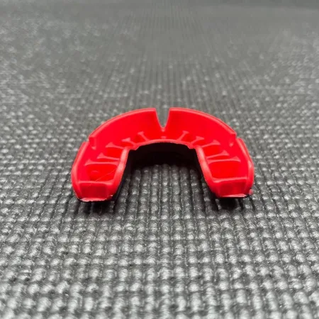 Капа OPRO Gold доросла (вік 11+) JAWS Black/Red (art.102504011)