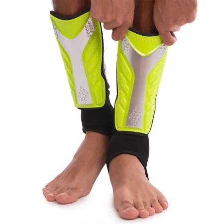 Щитки футбольні із захистом кісточки 602P розмір S Зелений