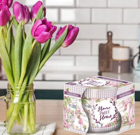 Ароматична свічка в скляному стакані милий дім